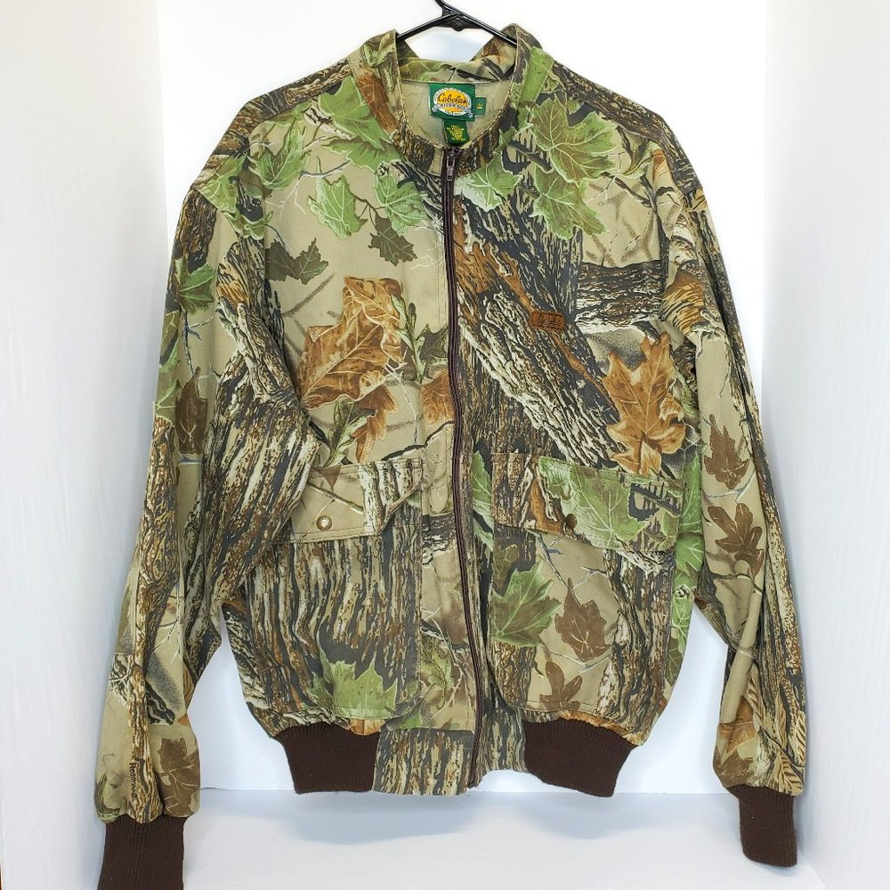 Vintage Cabelas Realtree Camo Zip Front Bomber Jacket Made In Canada Size Large.